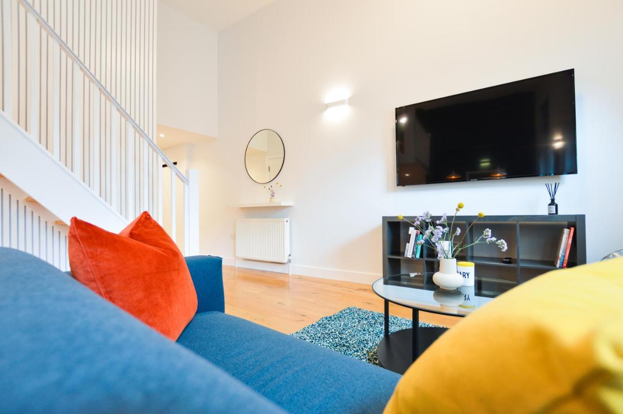 Spacious West Hampstead Apartment With Mezzanine Bedroom By Concept Apartments Londres Exterior foto