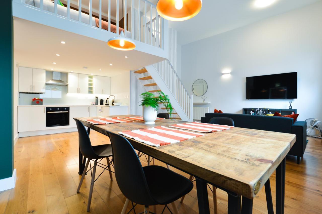 Spacious West Hampstead Apartment With Mezzanine Bedroom By Concept Apartments Londres Exterior foto