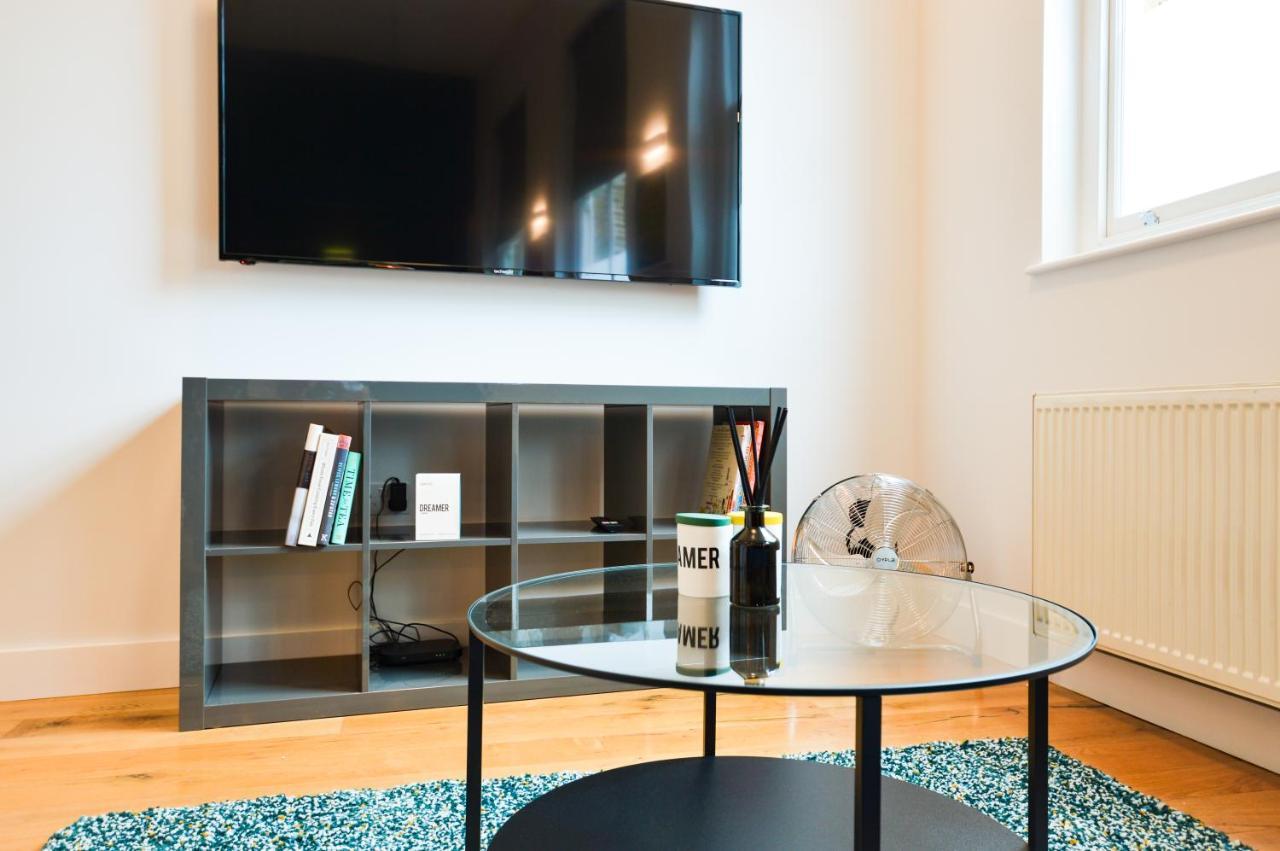 Spacious West Hampstead Apartment With Mezzanine Bedroom By Concept Apartments Londres Exterior foto